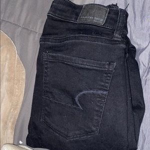 WORN ONCE GREAT CONDITION AMERICAN EAGLE JEANS!!